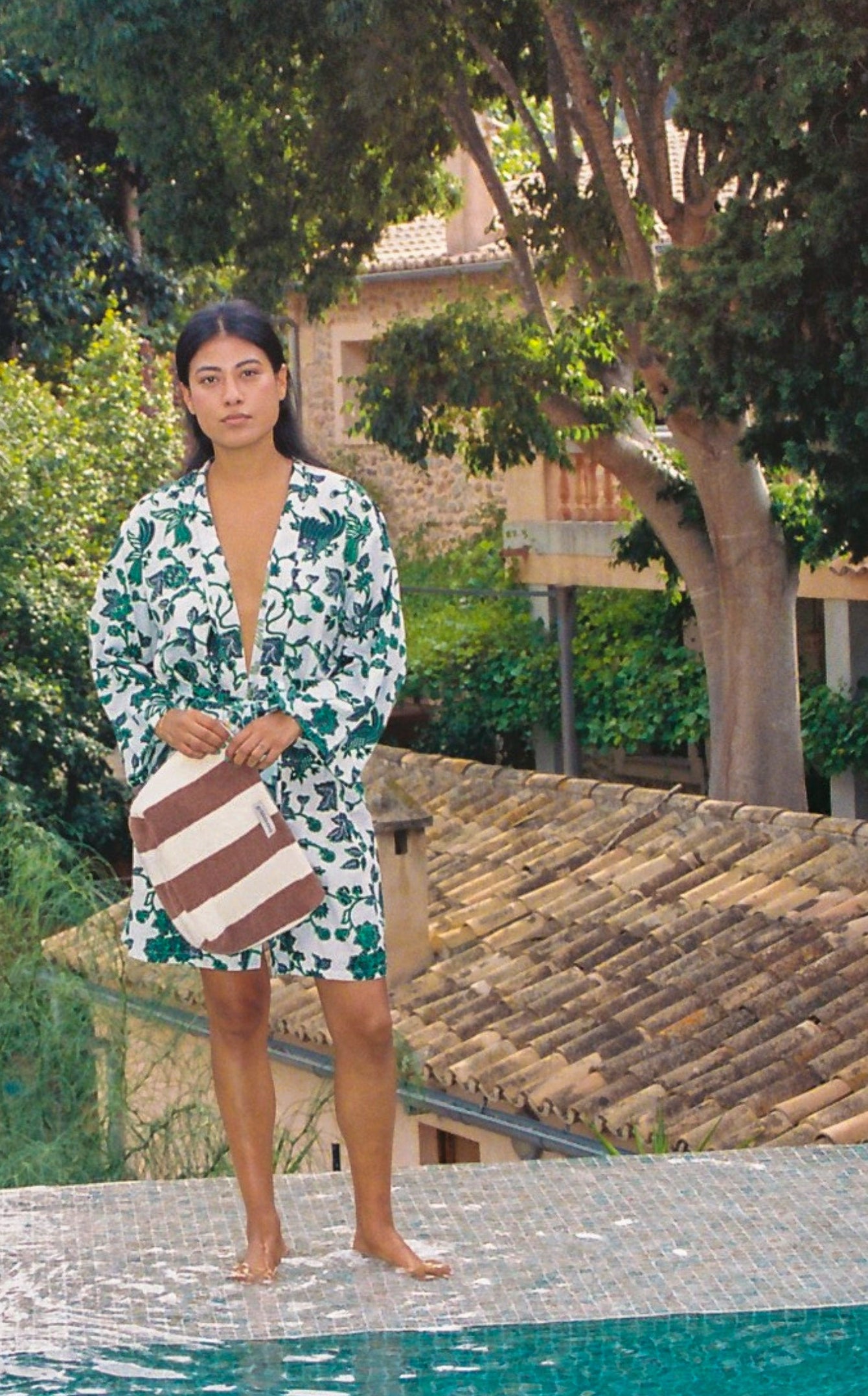 portsea short robe - white green marigold