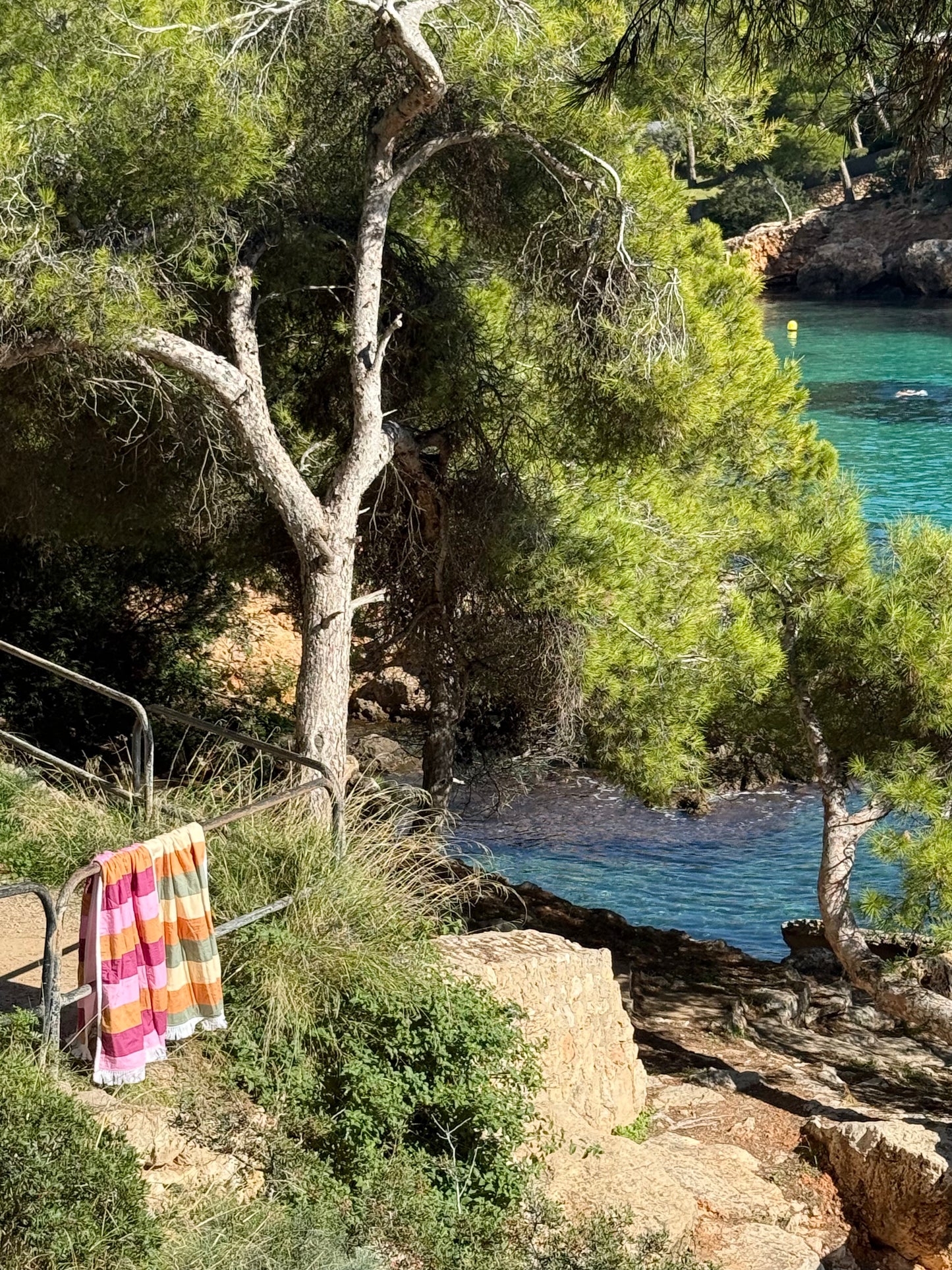 GnB towel - berry stripe