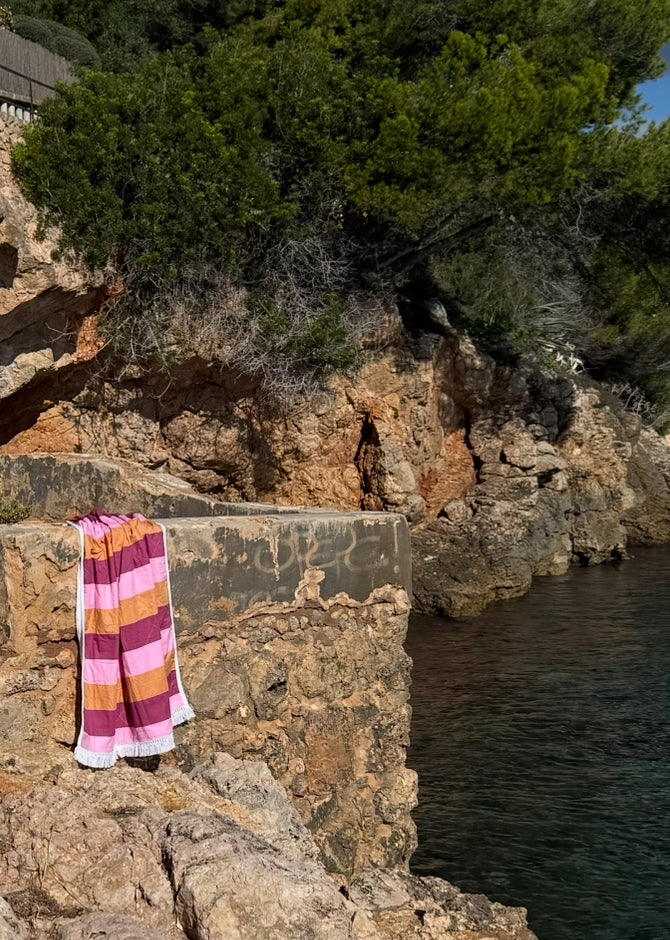GnB towel - berry stripe